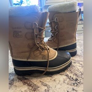Sorel Tan and Black Caribou Women’s Sz 7 Insulated Boots
